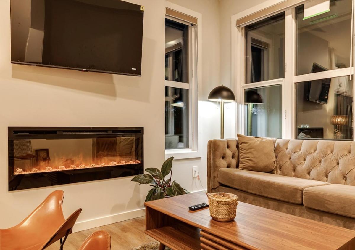 Holiday home Neutral Living 6beds 4bedrooms And Bonus Free Parking Calgary