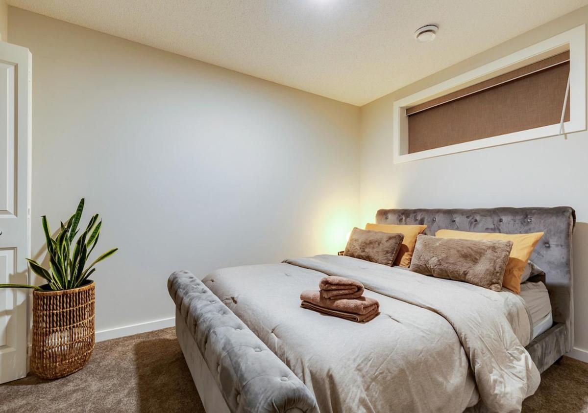 Neutral Living 6beds 4bedrooms And Bonus Free Parking Holiday home