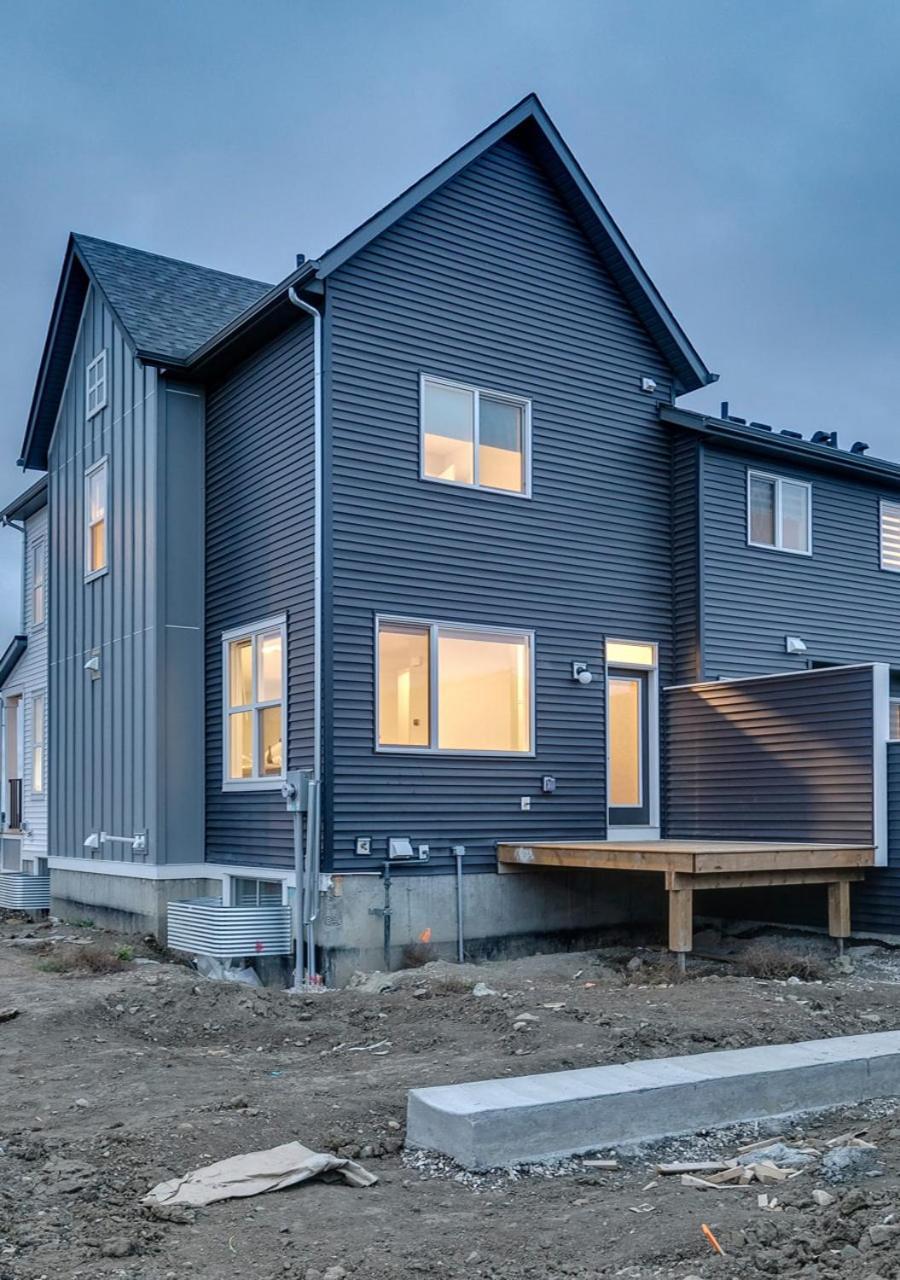 Neutral Living 6beds 4bedrooms And Bonus Free Parking * Calgary